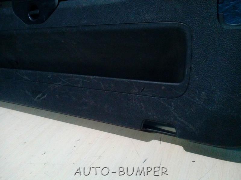 VW Touareg 2010- Обшивка крышки багажника 7P6867601A