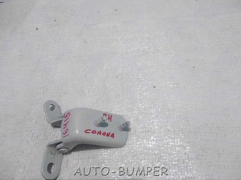 Toyota Corona ST210  петля двери правая  6873012110