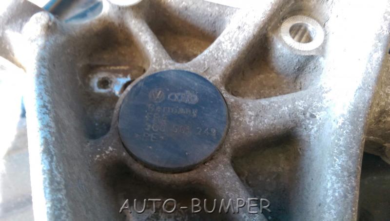VW  Кулак задний левый с подшипником 5N0615611C, 3C0505433K, 1T0598611B, 3G0598611A