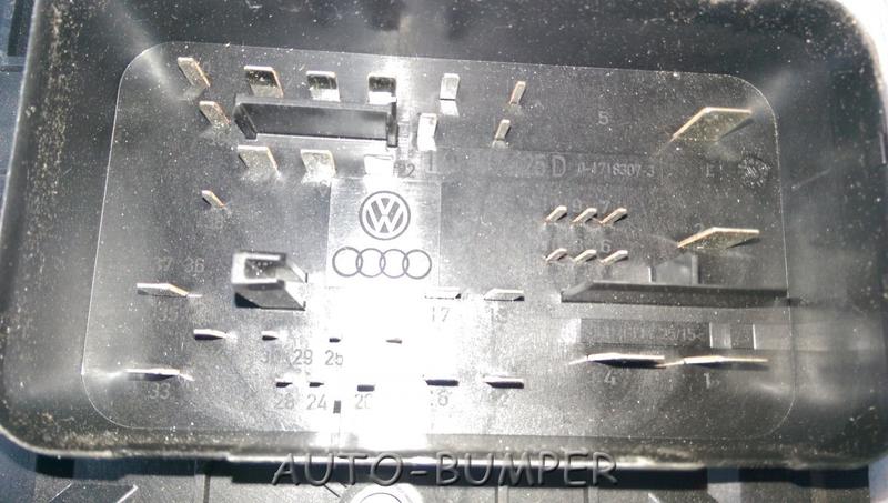 Audi/VW/Skoda Блок предохранителей 1K0937125D 
