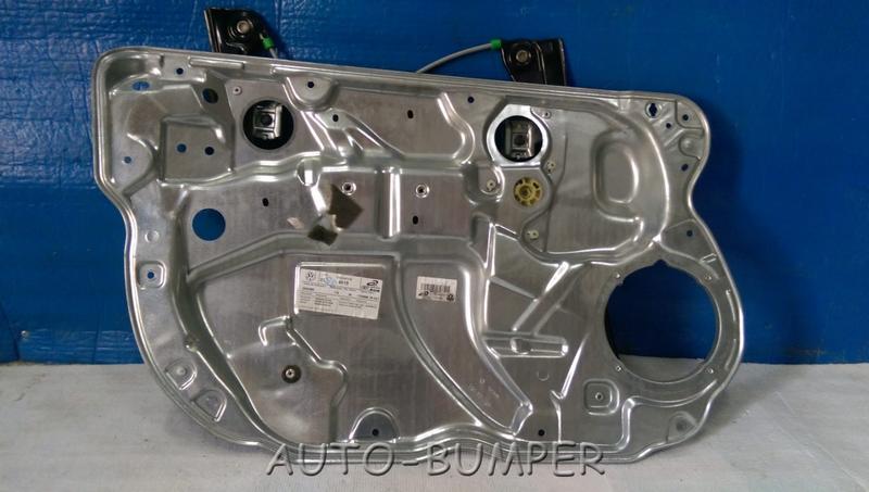 VW Polo 9N 2005- Стеклоподъёмник двери, L  6Q4837755