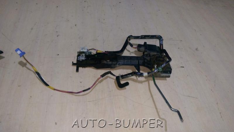 Toyota Land Cruiser (200) 2008- Реле, основание ручки двери 89991-30050, 69202-60040