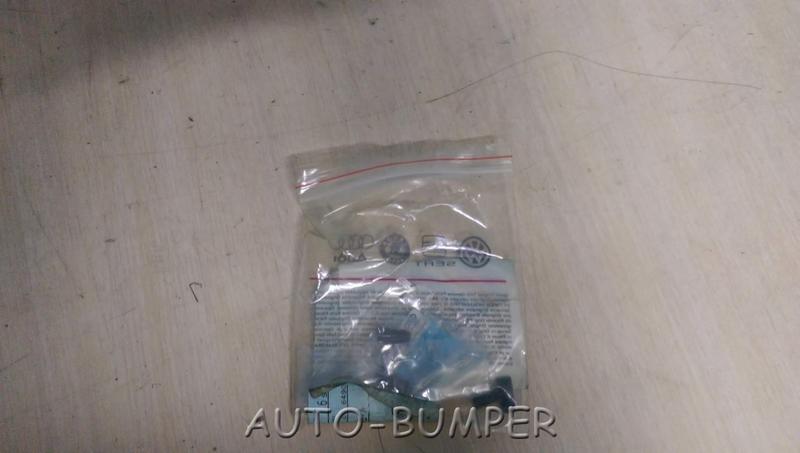Volkswagen Passat CC-Скоба 3B0880288A