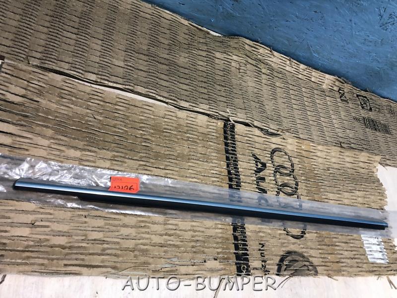 Mercedes-Benz E-Class W212 2009- Молдинг стекла двери L A212725030565