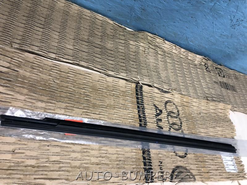 Mercedes-Benz E-Class W212 2009- Молдинг стекла двери L A212725030565