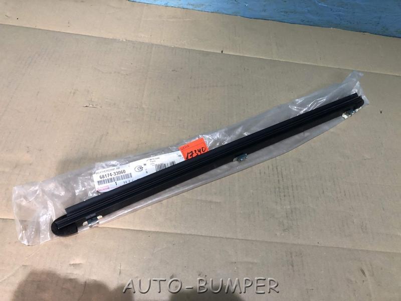 Toyota Camry 40 2006- Уплотнитель стекла LH 68174-33060