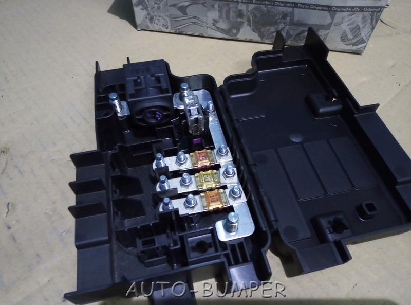 Audi / VW Блок предохранителей 8P0937548 4F0915519 4F0 915 519