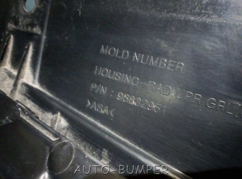 Chevrolet Cruze 2009- Решетка радиатора верхняя 96832951