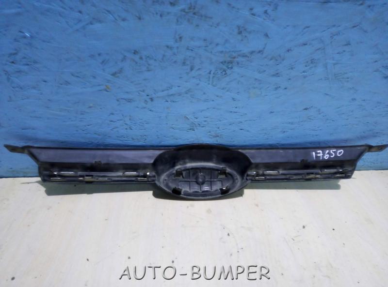 Ford Focus 3 2012- Решетка радиатора ( Накладка )  BM51BA133B BM51-BA133-B BM518200B BM51-8200-B