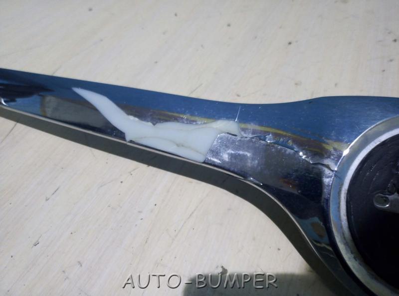Skoda Superb 2008- Молдинг капота 3T0 853 633 3T0853633