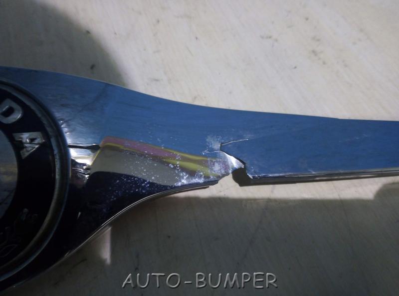 Skoda Fabia 2007- Накладка на капот хромированная с эмблемой 5J0 853 633 5J0853633