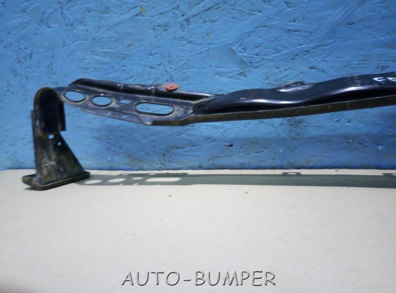 Ford Focus 3 2011- Кронштейн радиатора нижний 8V618A297JE 1840198