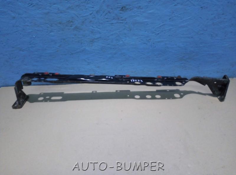 Ford Focus 3 2011- Кронштейн радиатора нижний 8V618A297JE 1840198