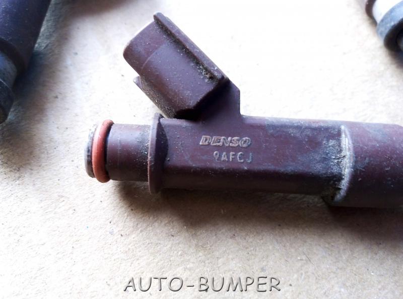 Toyota Land Cruiser (200) 2007-2012 2UZ-FE Форсунка топливная  2325050060, 23250-50060