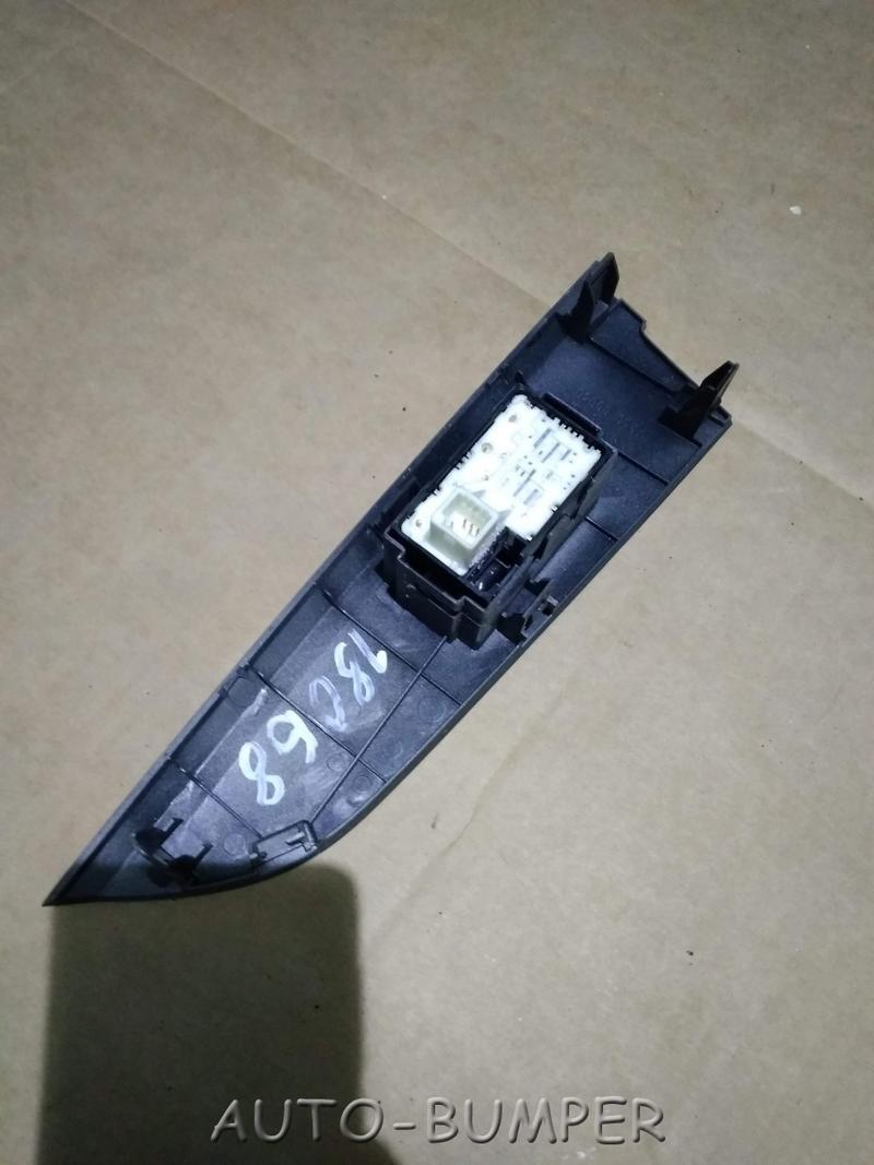 Toyota Land Cruiser (200) 2007-  Кнопка стеклоподъемника передней правой двери  74230-60050, 7423060050, 8481033120