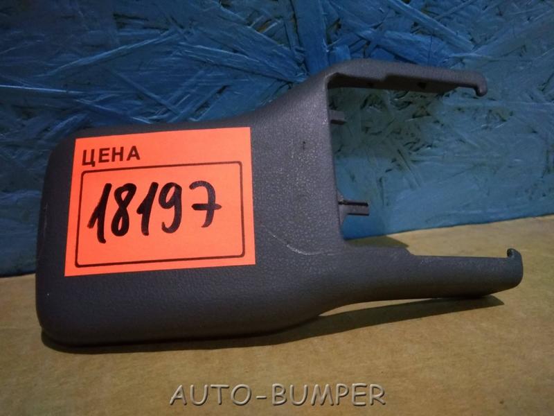 Toyota Cruiser 200 2007- Накладка кронштейна сиденья правая 7212760090, 7212760090A1