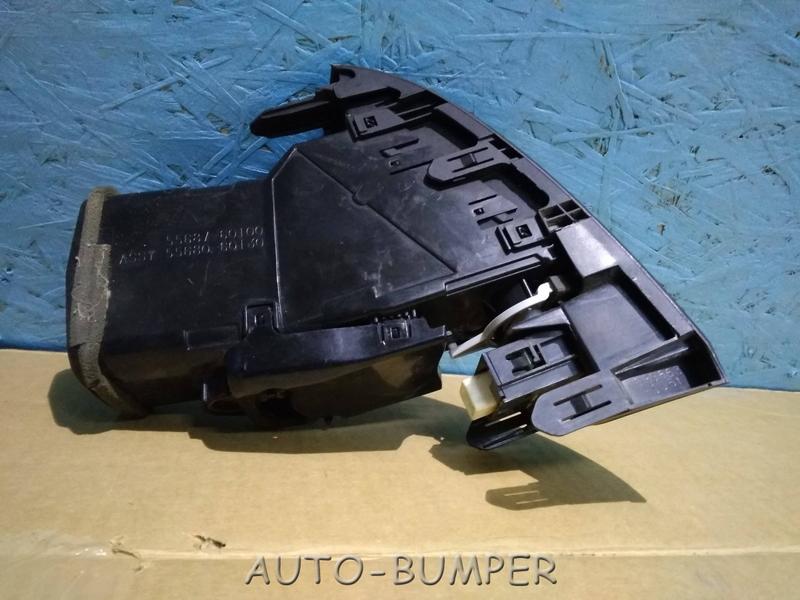 Toyota Land Cruiser 200 2007- Дефлектор воздушный правый центральный 5568760100, 5568060130