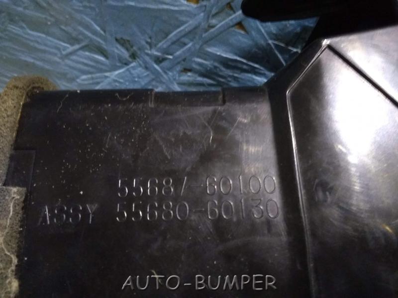Toyota Land Cruiser 200 2007- Дефлектор воздушный правый центральный 5568760100, 5568060130