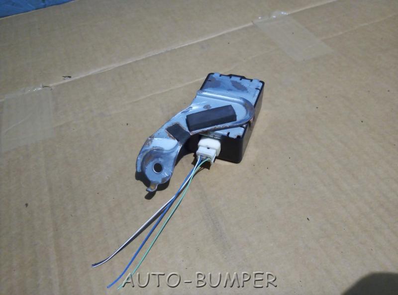 Toyota Land Cruiser 200 2007- Блок управления дверями 89740-60031, 8974060031
