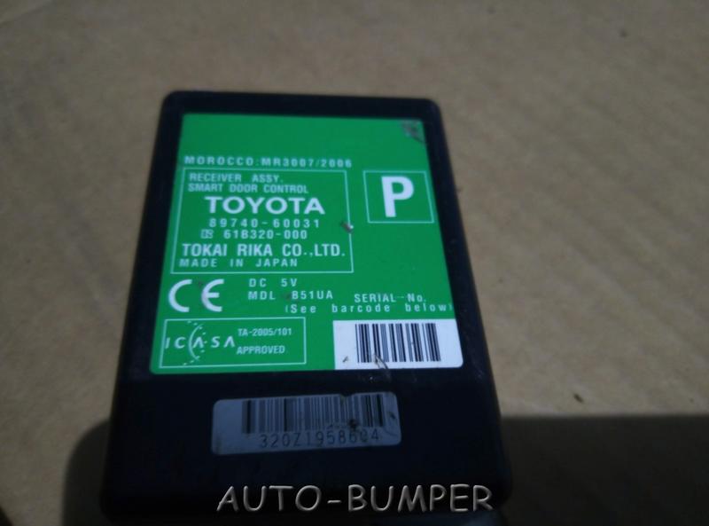 Toyota Land Cruiser 200 2007- Блок управления дверями 89740-60031, 8974060031