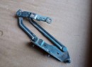 Renault Megane II 2002- Петля крышки багажника правая 8200011068